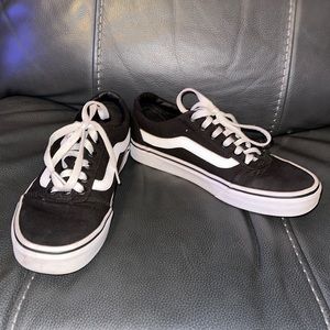 Black old Skool Vans